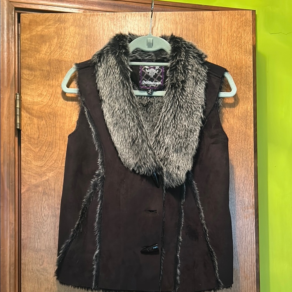 Dollhouse Black Faux Fur Trim Vest